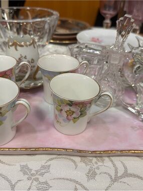JAPAN VINTAGE 4 Porcelain Nippon Floral Demitasse / Tea Cup Set in Pink and Gold